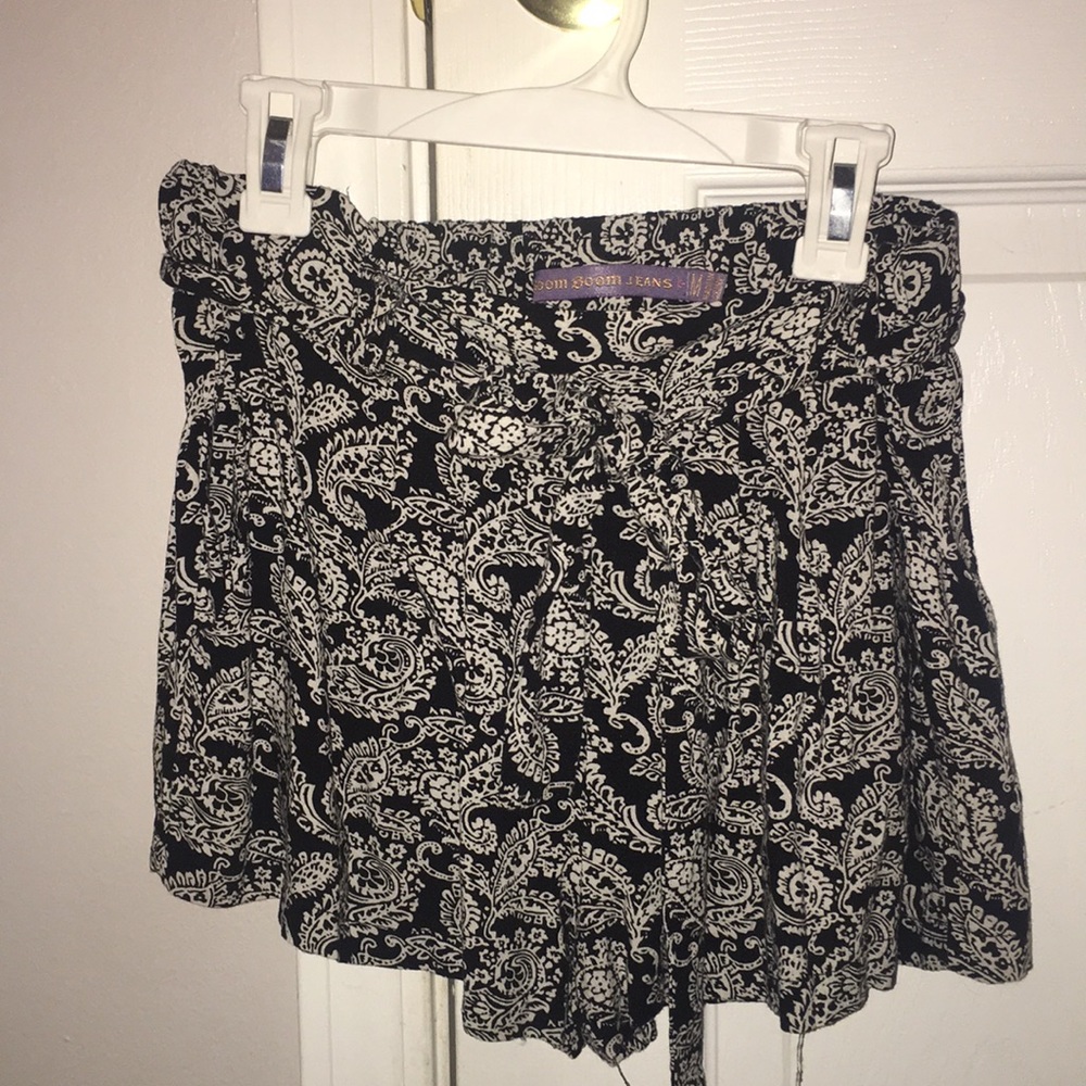 Cloth shorts with bow!